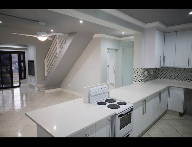 4 BEDROOM HOUSE FOR SALE IN VULINTABA COUNTRY ESTATE
